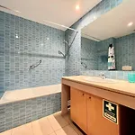 Modern 2 With Pool By Homing Appartamento