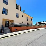 Modern 2 With Pool By Homing Appartamento *