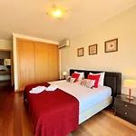 Lägenhet Modern 2 With Pool By Homing