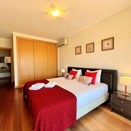 Apartment Modern 2 With Pool By Homing