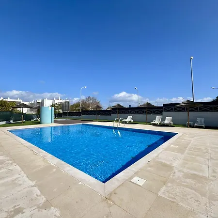 Modern 2 With Pool By Homing Apartamento *