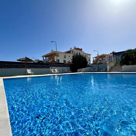 Modern 2 With Pool By Homing Apartamento *